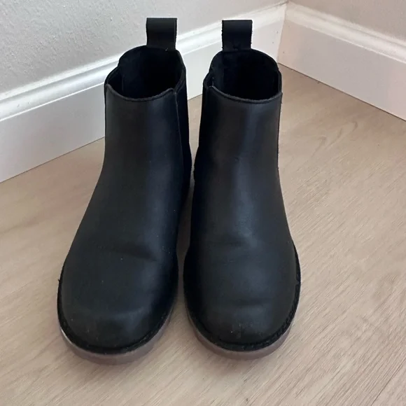 UGG Black K Callum Ankle Boots - Picture 2 of 5